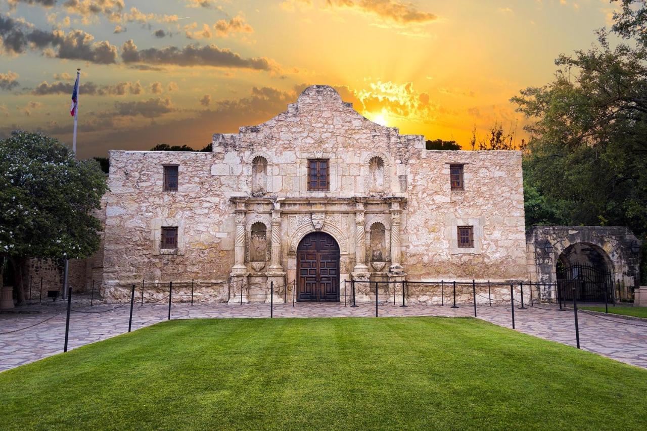 Hill Country Haute N Haus Relax And Renew Fischer Exterior photo