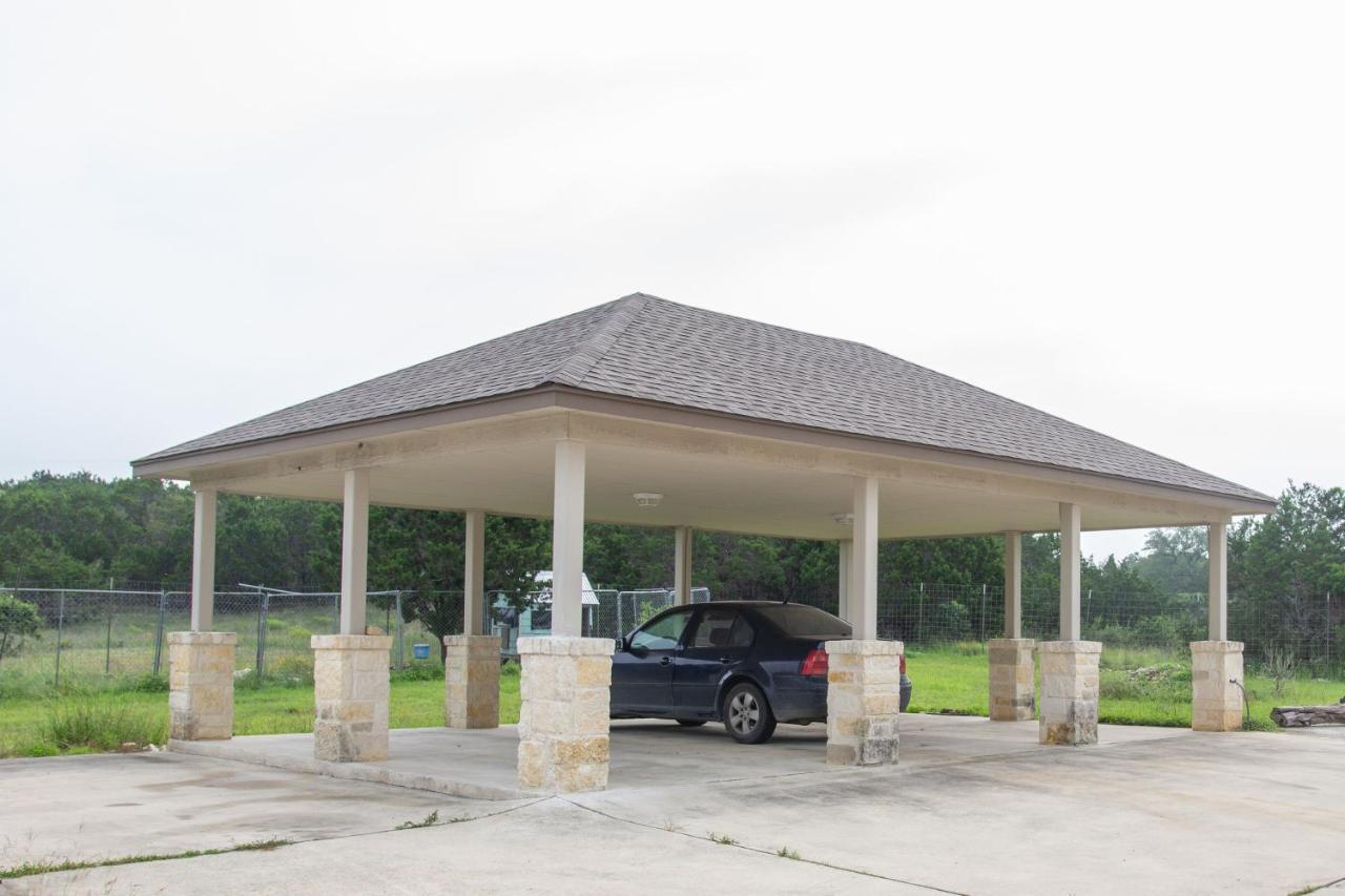Hill Country Haute N Haus Relax And Renew Fischer Exterior photo