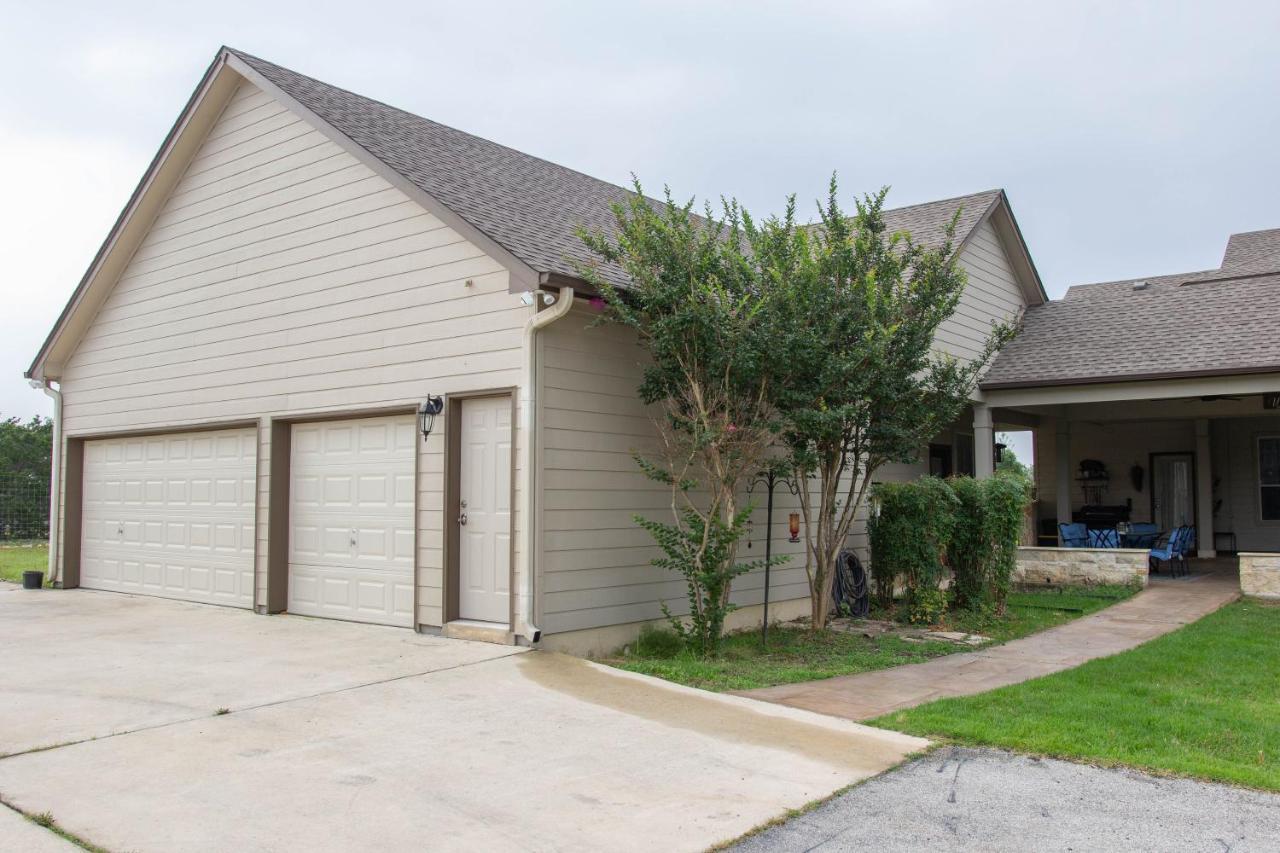 Hill Country Haute N Haus Relax And Renew Fischer Exterior photo